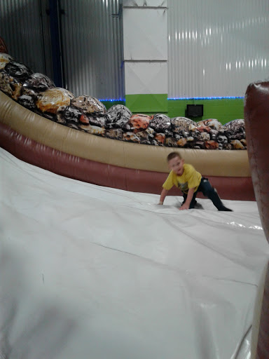 Amusement Center «The Jump Yard», reviews and photos, 13700 York Rd, North Royalton, OH 44133, USA