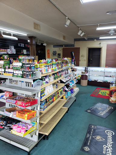 Tobacco Shop «Robinhood Tobacco», reviews and photos, 3443 Robinhood Rd # L, Winston-Salem, NC 27106, USA