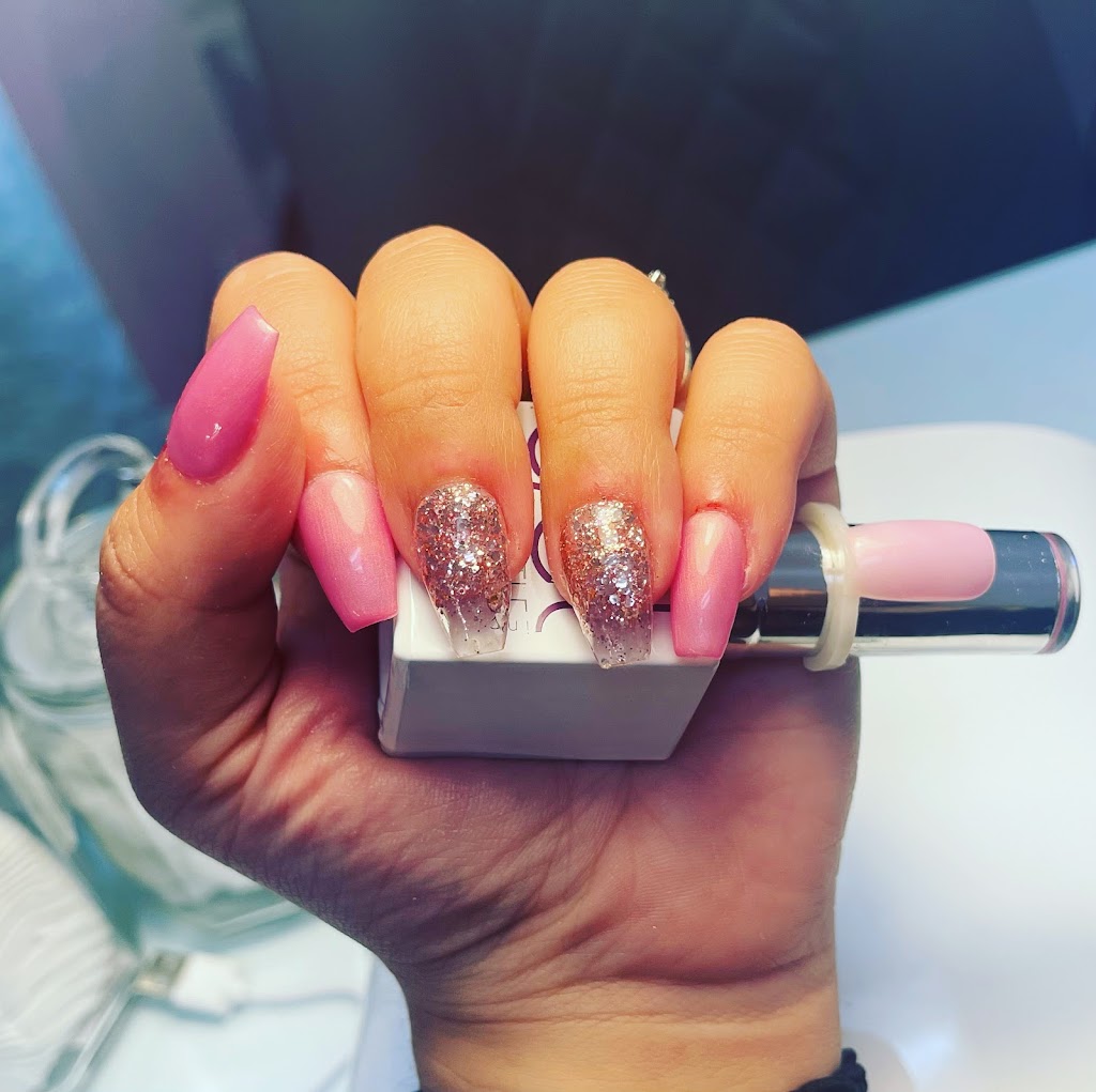 Bella Nails - Salon Sturbridge 01566