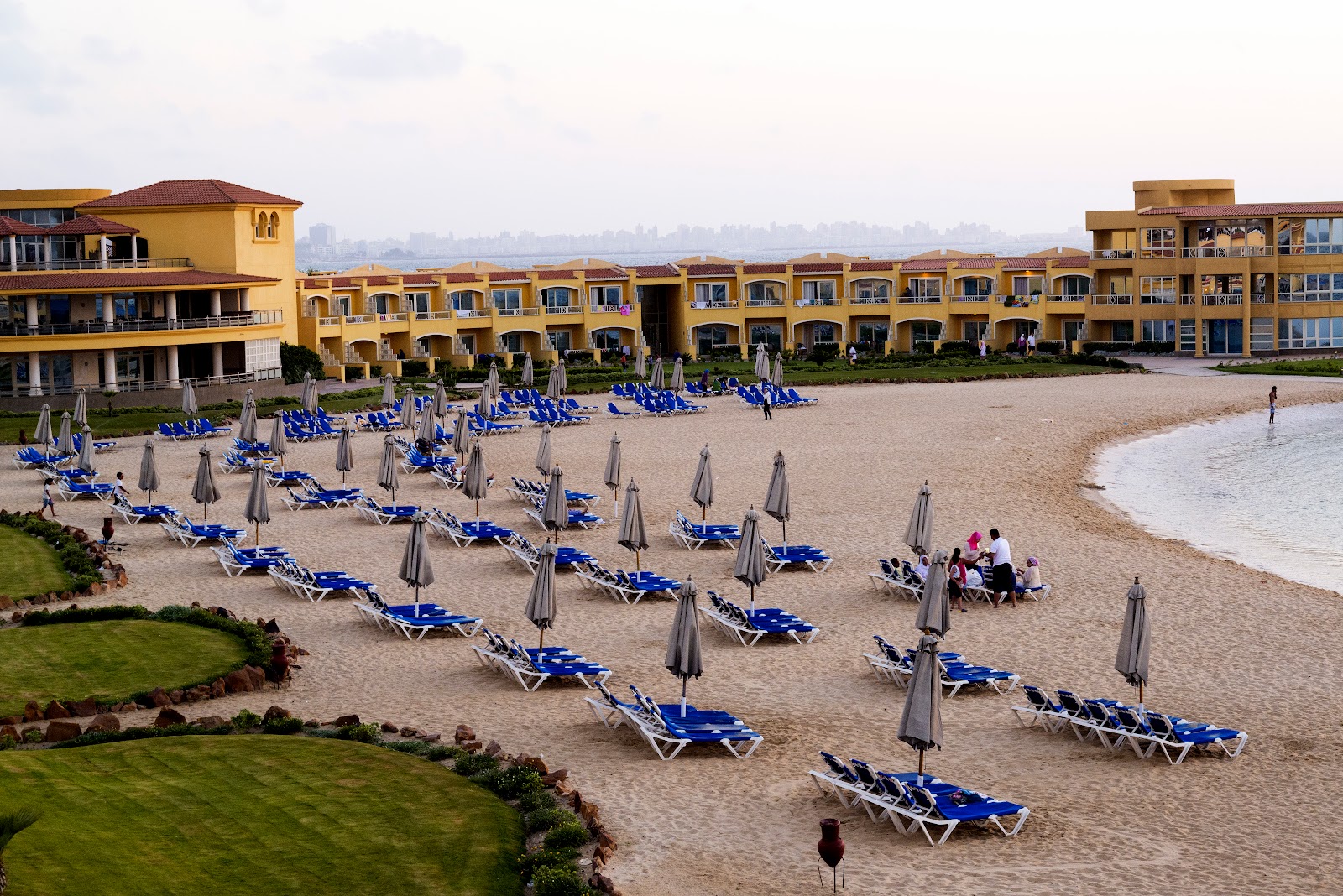 Φωτογραφία του Stanli Beach και η εγκατάσταση