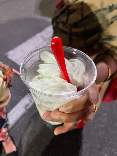Frozen Yogurt Shop «Red Mango», reviews and photos, 61-47 188th St, Fresh Meadows, NY 11365, USA