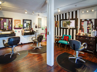 Luxe de Vil Salon