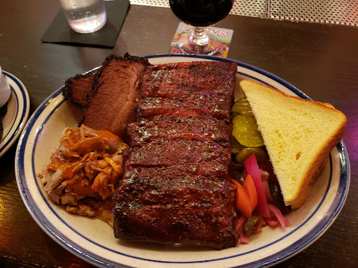 Barbecue Restaurant «Bub City», reviews and photos, 5441 Park Pl, Rosemont, IL 60018, USA
