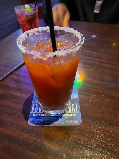 Sports Bar «Brass Rail Sports Bar, Restaurant & Pool Hall», reviews and photos, 4940 NE 81st St, Kansas City, MO 64119, USA