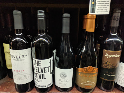 Liquor Store «Hills Fine Wine & Spirits», reviews and photos, 41 W Long Lake Rd, Bloomfield Hills, MI 48304, USA