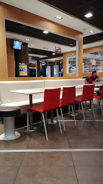 Atmosphère du Restauration rapide McDonald's à Saint-Priest - n°12