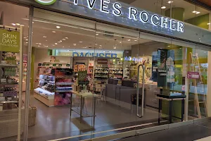 Yves Rocher image