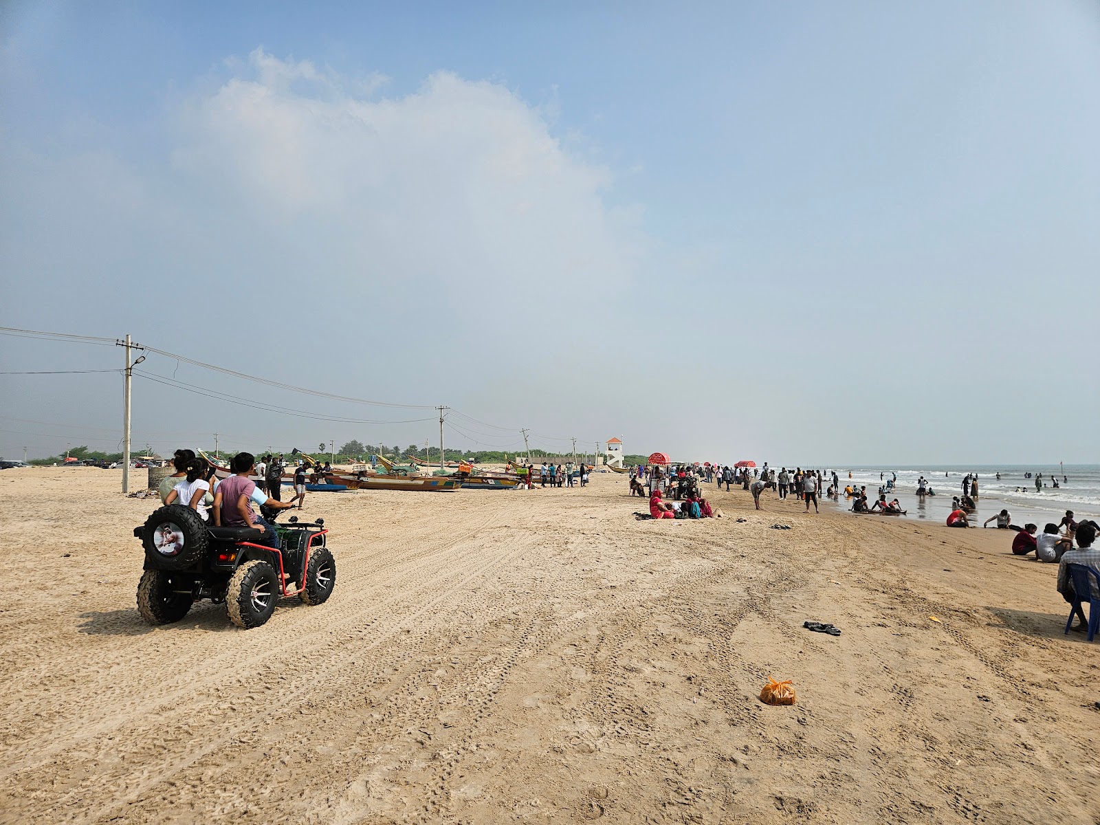Suryalanka Beach'in fotoğrafı - rahatlamayı sevenler arasında popüler bir yer