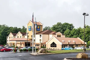 Comfort Inn & Suites LaVale - Cumberland image