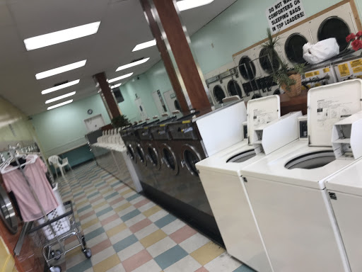 Laundromat «Launderland of Folsom, CA», reviews and photos, 646 E Bidwell St, Folsom, CA 95630, USA