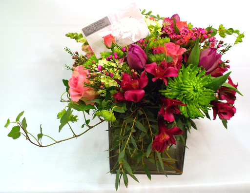 Florist «Roses Are Red Florist», reviews and photos, 425 5th Ave, Indialantic, FL 32903, USA