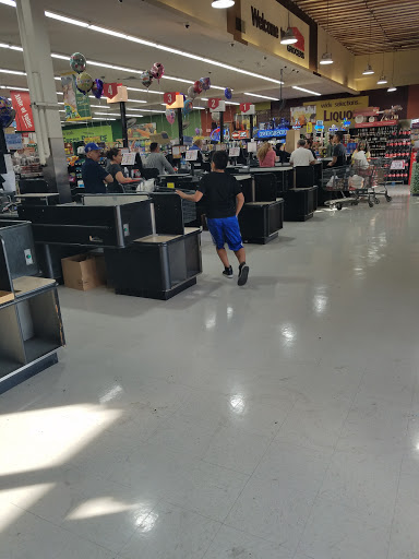 Grocery Store «Superior Grocers», reviews and photos, 16100 Lakewood Blvd, Bellflower, CA 90706, USA
