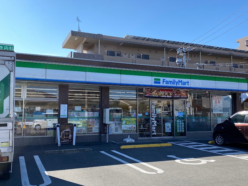 ファミリーマート 宮崎権現通り店