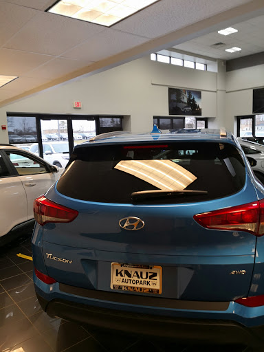 Hyundai Dealer «Knauz Hyundai», reviews and photos, 775 Rockland Rd, Lake Bluff, IL 60044, USA