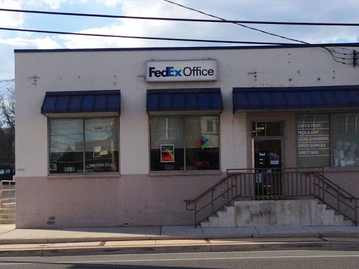 Print Shop «FedEx Office Print & Ship Center», reviews and photos, 132 S Main St, Newark, DE 19711, USA