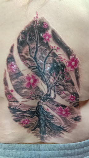 Tattoo Shop «Fat Cats Tattoos», reviews and photos, 111 State Rd NW, Warren, OH 44483, USA