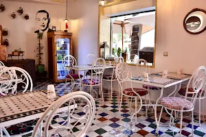 Restaurant Chez Fatima - Gastronomie marocaine et internationale image