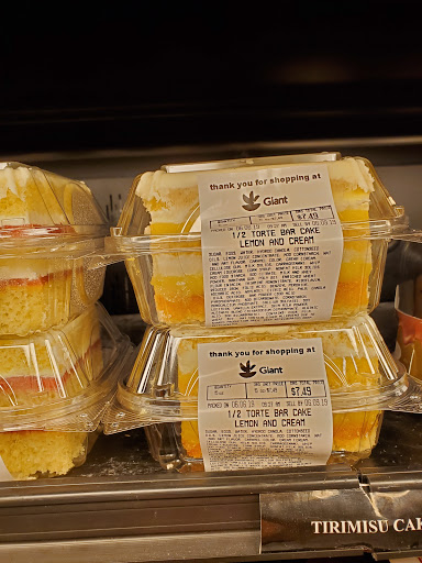 Grocery Store «Giant Food», reviews and photos, 10400 Old Georgetown Rd, Bethesda, MD 20814, USA