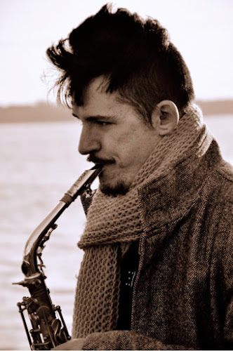 Ric Wood - Sax, Piano, Drums, Flute, Clarinet - Educator / Musician / Repairer - Southampton