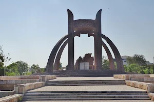 Avesto monument image