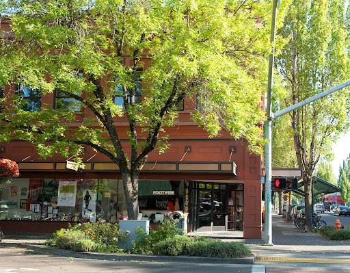 Shoe Store «Footwise in Corvallis», reviews and photos, 301 SW Madison Ave #100, Corvallis, OR 97333, USA