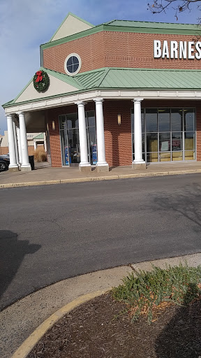 Book Store «Barnes & Noble Booksellers Fredericksburg/ Central Park», reviews and photos, 1220 Carl D. Silver Parkway, Fredericksburg, VA 22401, USA
