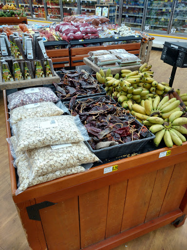 Grocery Store «J & J Foods», reviews and photos, 1075 Jesse Jewell Pkwy, Gainesville, GA 30501, USA