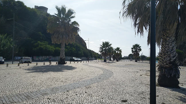 Avaliações doParque de Autocarros da Praia Vasco da Gama em Sines - Estacionamento