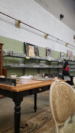 Thrift Store «Treasure Box Thrift Store», reviews and photos, 518 S Patterson St, Valdosta, GA 31601, USA