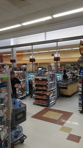 Grocery Store «Stop & Shop», reviews and photos, 653 Hillside Avenue, New Hyde Park, NY 11040, USA