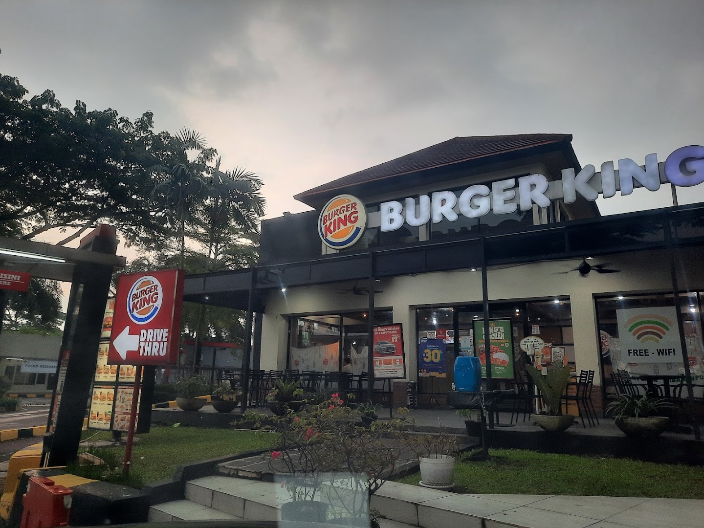 Gambar Burger King Rest Area Km 14