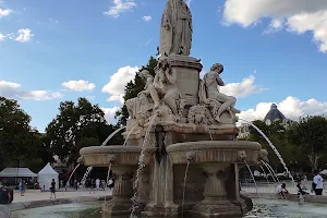 Square de l'Esplanade image