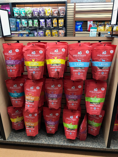 Pet Supply Store «California Pet Center», reviews and photos, 21906 Ventura Blvd, Woodland Hills, CA 91364, USA