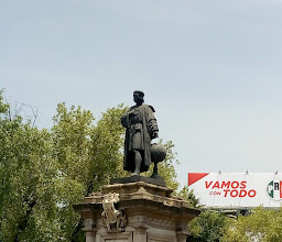 Monumento a Colón photo