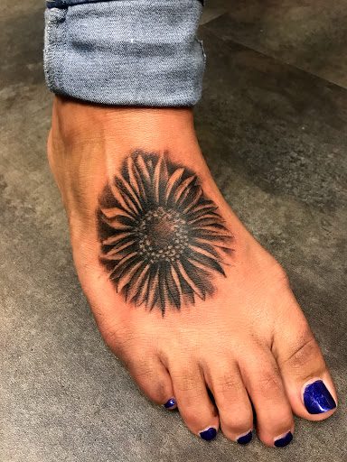 Tattoo Shop «Body Language Tattoo», reviews and photos, 1606 1/2 W University Ave, Muncie, IN 47303, USA