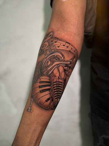 Explore lips tattoo ideas, creative tattoo ideas in Sherman Oaks, available at Costello Tattoo & Piercing Studio