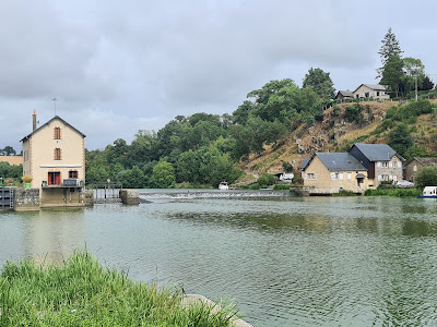 Écluse "Neuville" à La Roche-Neuville
