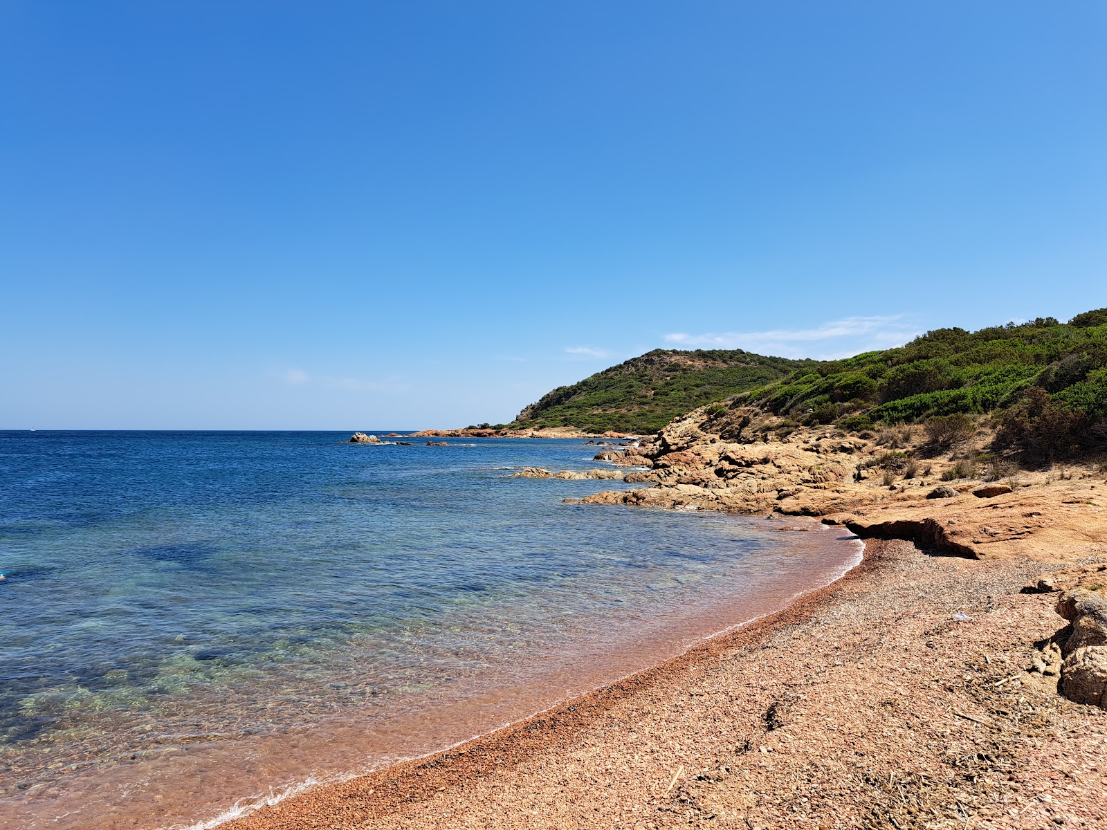 Photo de Rouge de Rondinara Beach zone sauvage