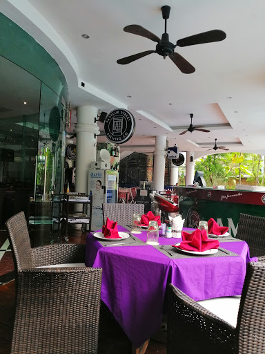 Cococlub Hue restaurant brasserie vietnamese & western