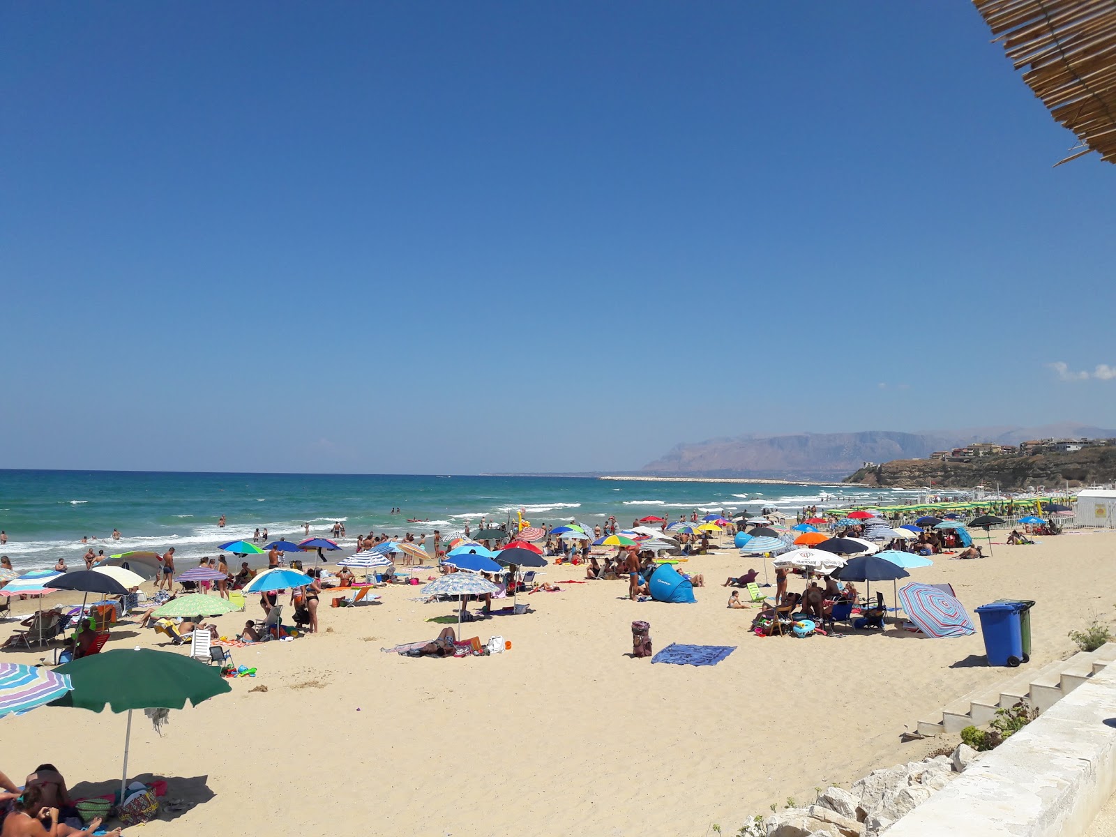 Fotografie cu Spiaggia Di Balestrate cu nivelul de curățenie înalt