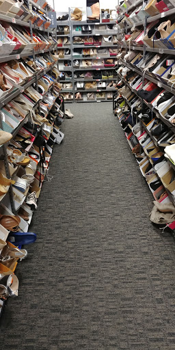 Department Store «Nordstrom Rack Sunset Valley Shopping Center», reviews and photos, 5601 Brodie Ln, Sunset Valley, TX 78745, USA