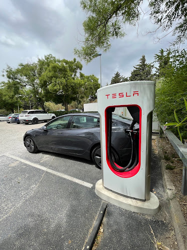 Borne de recharge de véhicules électriques Tesla Supercharger La Seyne-sur-Mer