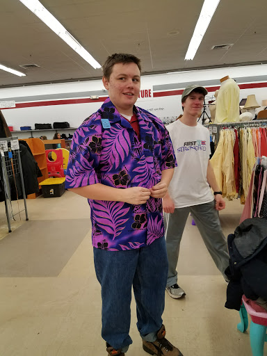 Thrift Store «Red White & Blue Thrift Store», reviews and photos, 650 Wolcott St #5, Waterbury, CT 06705, USA