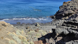 Photo de Playa de Zapata entouré de montagnes