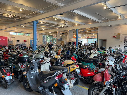 Motor Scooter Dealer «Scooterworks Chicago», reviews and photos, 5410 N Damen Ave, Chicago, IL 60625, USA