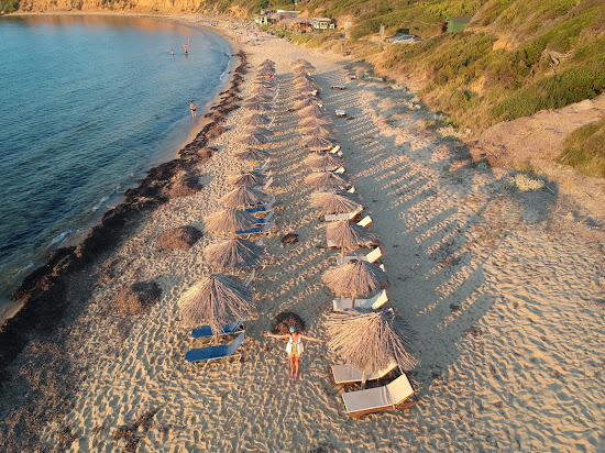 Mandraki beach