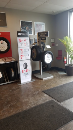 Tire Shop «Firestone Complete Auto Care», reviews and photos, 7237 W Dempster St, Niles, IL 60714, USA