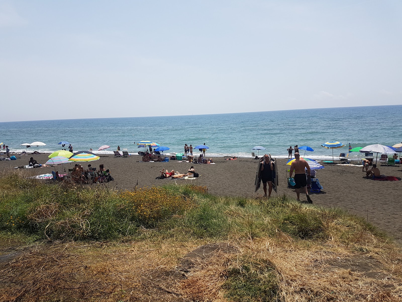 Valokuva Spiaggia di Ladispoliista. - suosittu paikka rentoutumisen tuntijoille