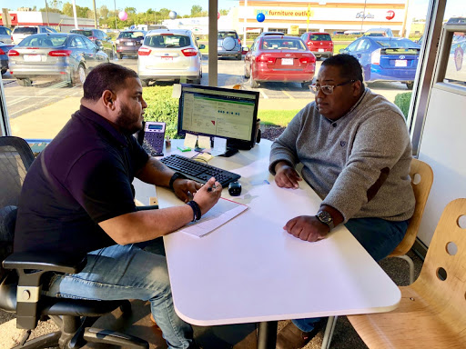 Used Car Dealer «Auto Warehouse», reviews and photos, 3375 Grand Ave, Waukegan, IL 60085, USA