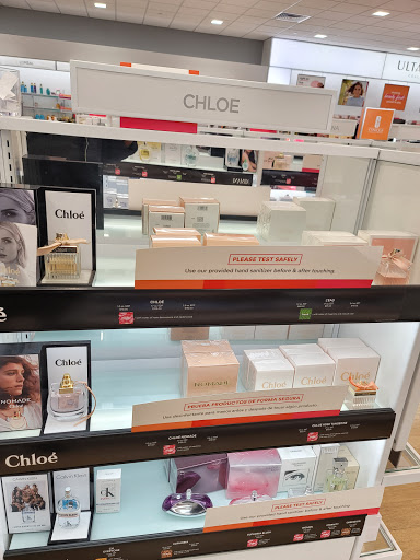 Cosmetics Store «Ulta Beauty», reviews and photos, 2155 W 22nd St #7, Oak Brook, IL 60523, USA